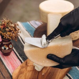 Напівтвердий сир з буйволиного молока